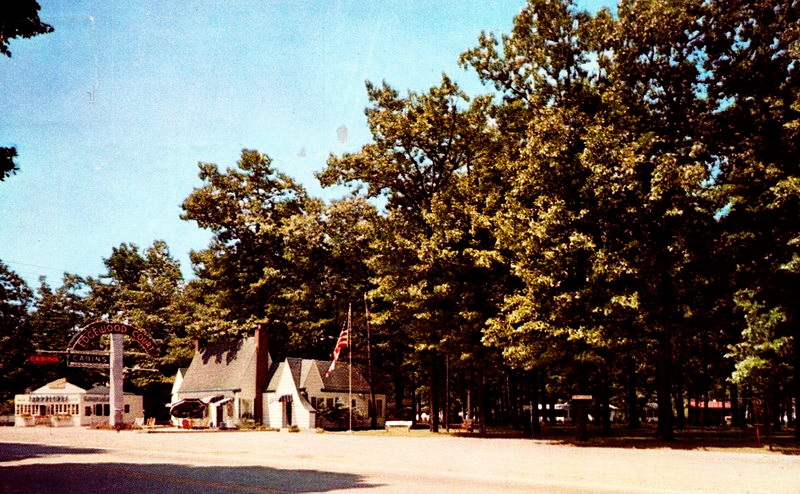 Edgewood Court Motel - Vintage Postcard (newer photo)